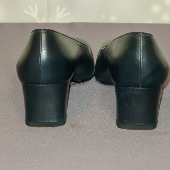 Vintage Black Ferragamo Shoes - Picture 3 of 4